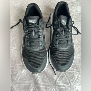Puma Men’s Black Mesh Athletic Sneakers with White Accent, brand new never worn